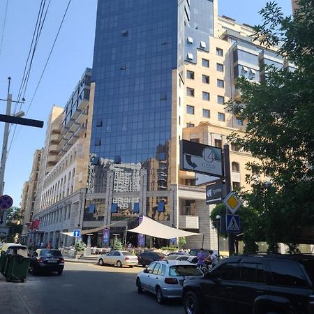 Pride Properties Welcomes You At 17 Buzant St 11-166 Yerevan Armenia Exterior foto